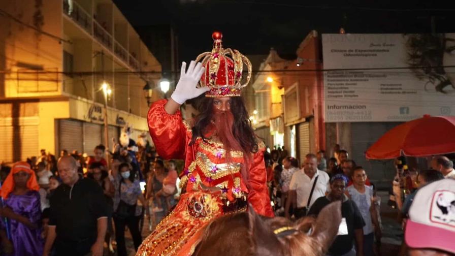 La cabalgata de los Reyes Magos lleva ilusión a las familias