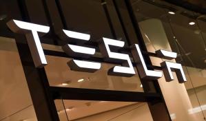 EEUU: Tesla baja los precios de sus vehículos para impulsar demanda