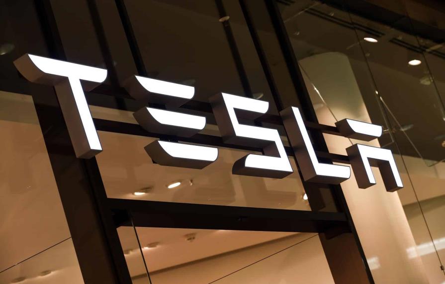 Tesla recorta precios de automóviles en China por segunda vez en tres meses