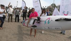 Seis mujeres reman 8,000 km para unir Sudamérica con la Polinesia francesa