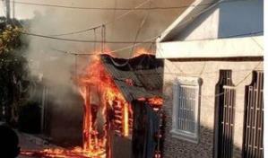 Apresan joven acusado de prender fuego a la casa de su madre en Barahona