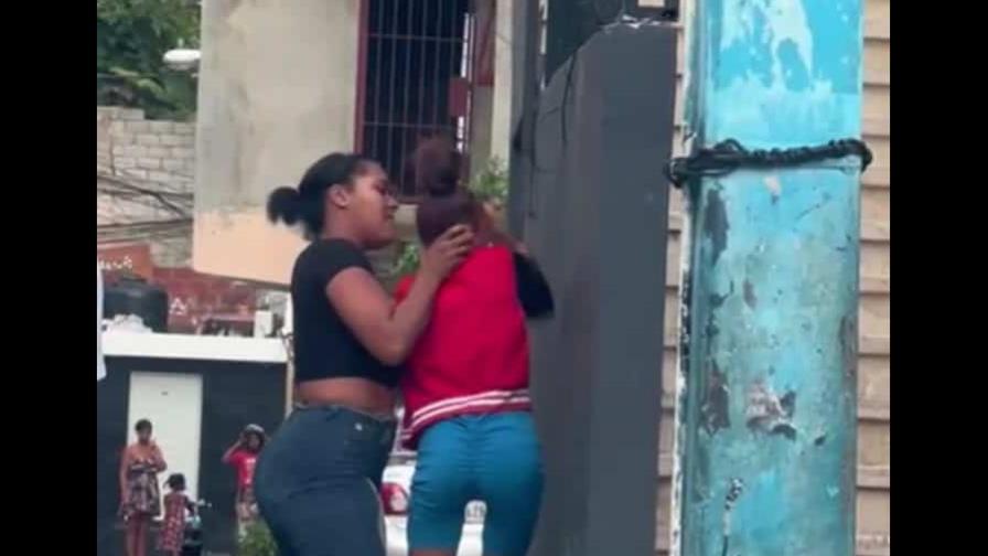 Circula video donde mujer golpea fuertemente a una joven Circula video donde mujer golpea fuertemente a una joven
