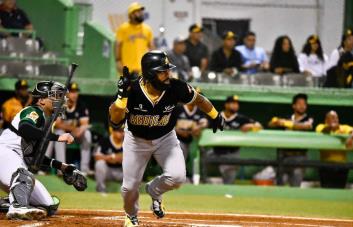 Bambinazo de Aneury Tavárez da triunfo por blanqueada a las Águilas ante Gigantes
