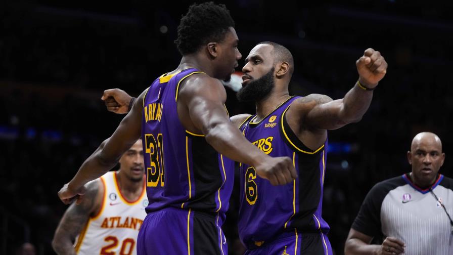 VIDEO | Lakers de LeBron derrotan a Hawks en seguidilla de cuatro victorias