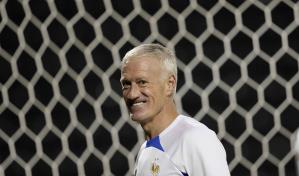 VIDEO | Deschamps firma extensi&oacute;n para seguir al mando de Francia