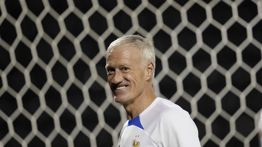 VIDEO | Deschamps firma extensión para seguir al mando de Francia