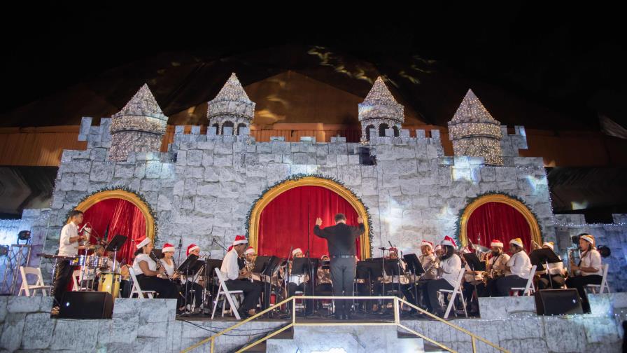 Villa Navidad se despide con concierto de la Orquesta Sinfónica Juvenil