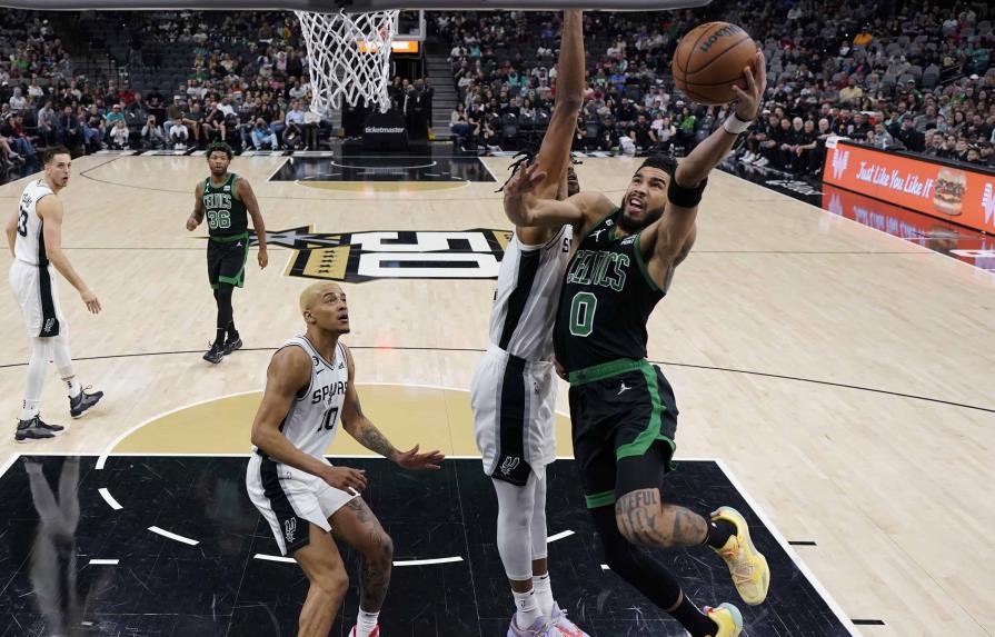 VIDEO | Celtics escapan con la victoria ante Spurs