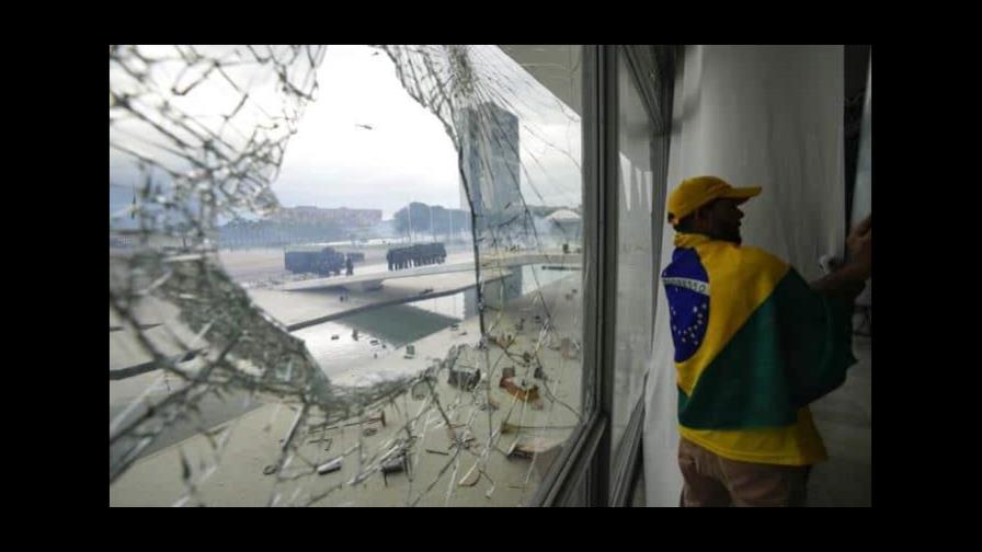 El asalto de los bolsonaristas recuerda al ataque al Capitolio de EE.UU.