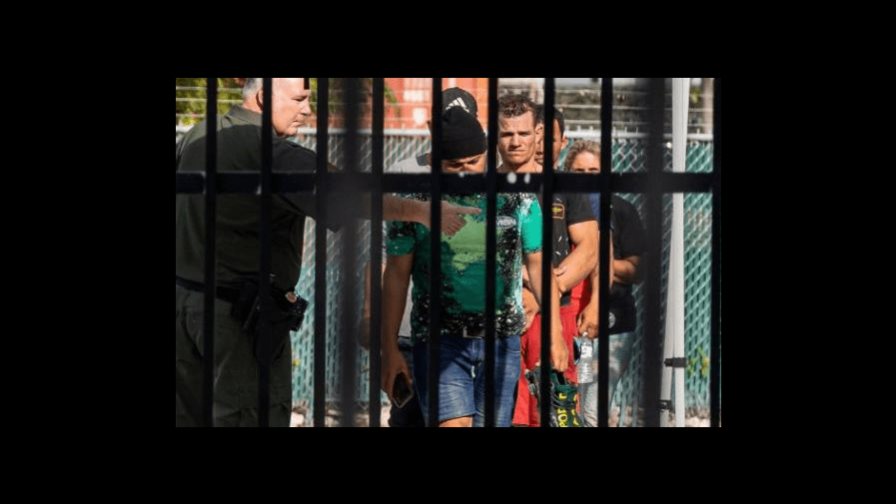 Florida: Patrulla de Carreteras detiene a un grupo de migrantes cubanos en los Cayos