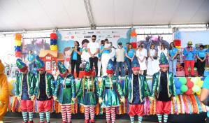 Ni&ntilde;os disfrutan de jornada "Pl&aacute;sticos por Juguetes"; ADN busca recolectar cuatro millones de botellas