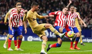 El Barca saca apurada victoria ante Atl&eacute;tico y se queda solo en el liderato