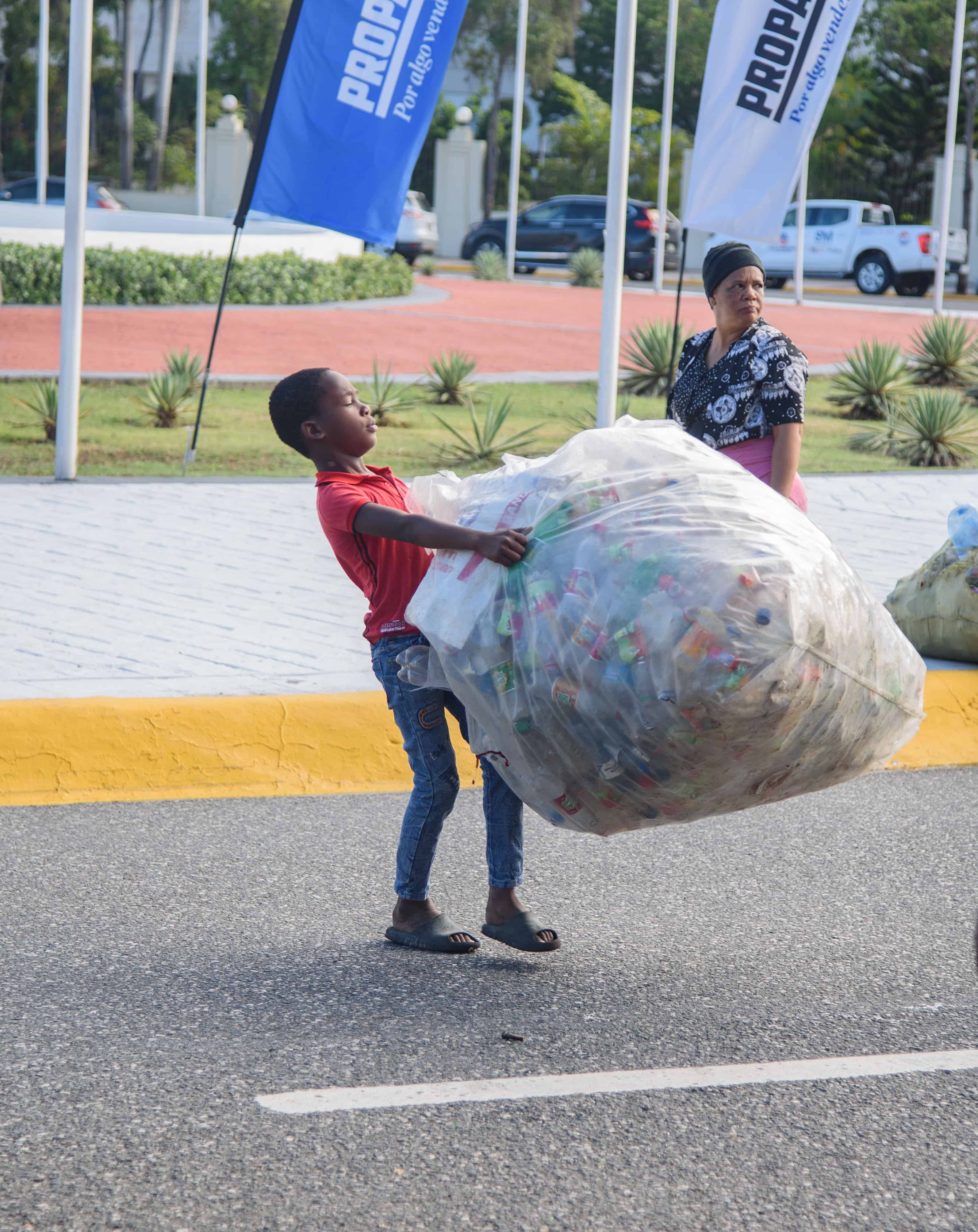 Los niños fueron los que más plásticos llevaron