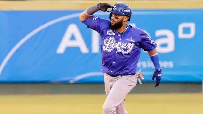 Emilio Bonifacio fue el héroe ofensivo por los Tigres del Licey, en el partido que ganaron a los Gigantes del Cibao, el 7 de enero del 2023.