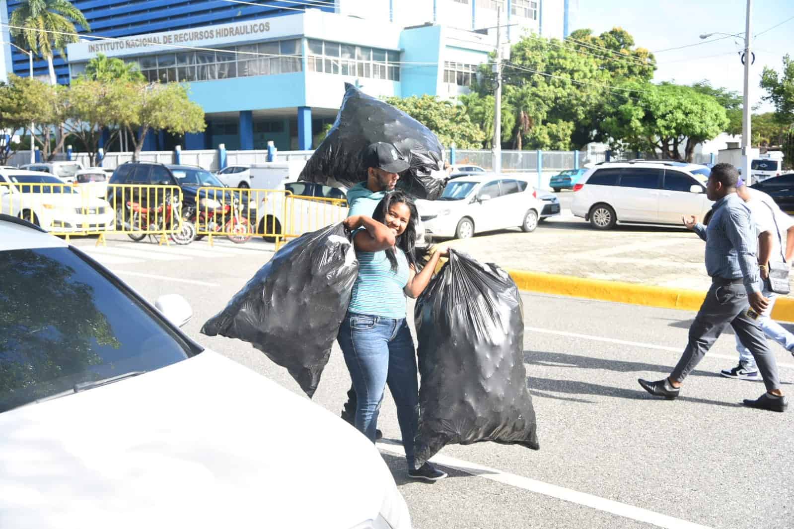 Plástico por juguetes, Alcaldía del Distrito Nacional.