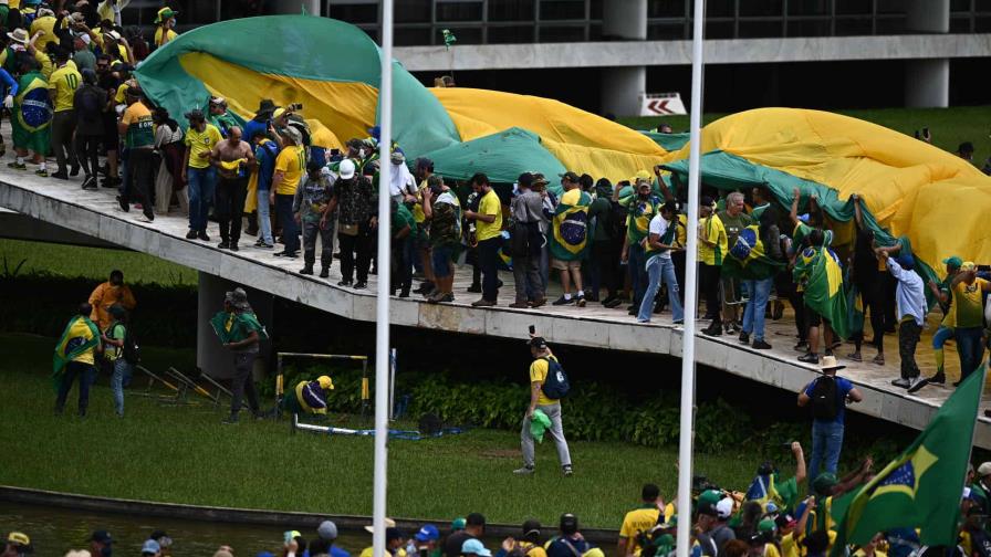 Miles se congregan en Brasil para repudiar ataques bolsonaristas a democracia