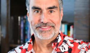 Nayo Escobar, el creador de contenidos que ayuda a las personas a cumplir sus sueños