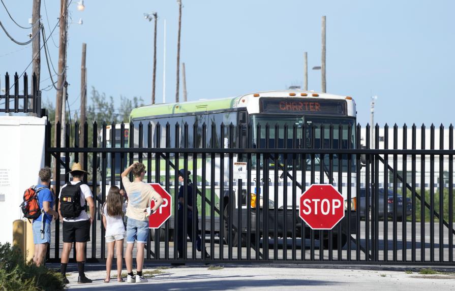Gobierno de EEUU continúa repatriaciones de migrantes desde Florida