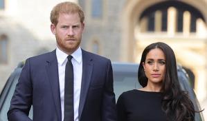 El príncipe Harry acusa a la realeza de causar angustia a Meghan