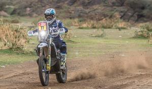 Luciano Benavides repite triunfo de etapa en Dakar, Carlos Sainz se hunde