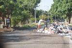 Santo Domingo Este: la basura se amontona en cada esquina