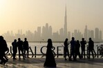 Emiratos dice que interceptó dos drones más tras el impacto contra una instalación nuclear