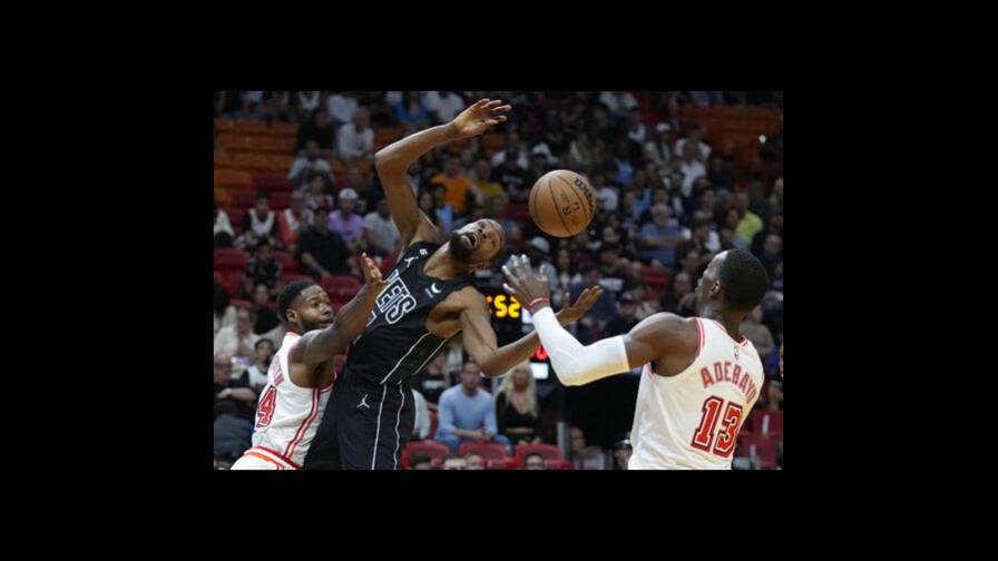 Kevin Durant fuera dos semanas con esguince de rodilla