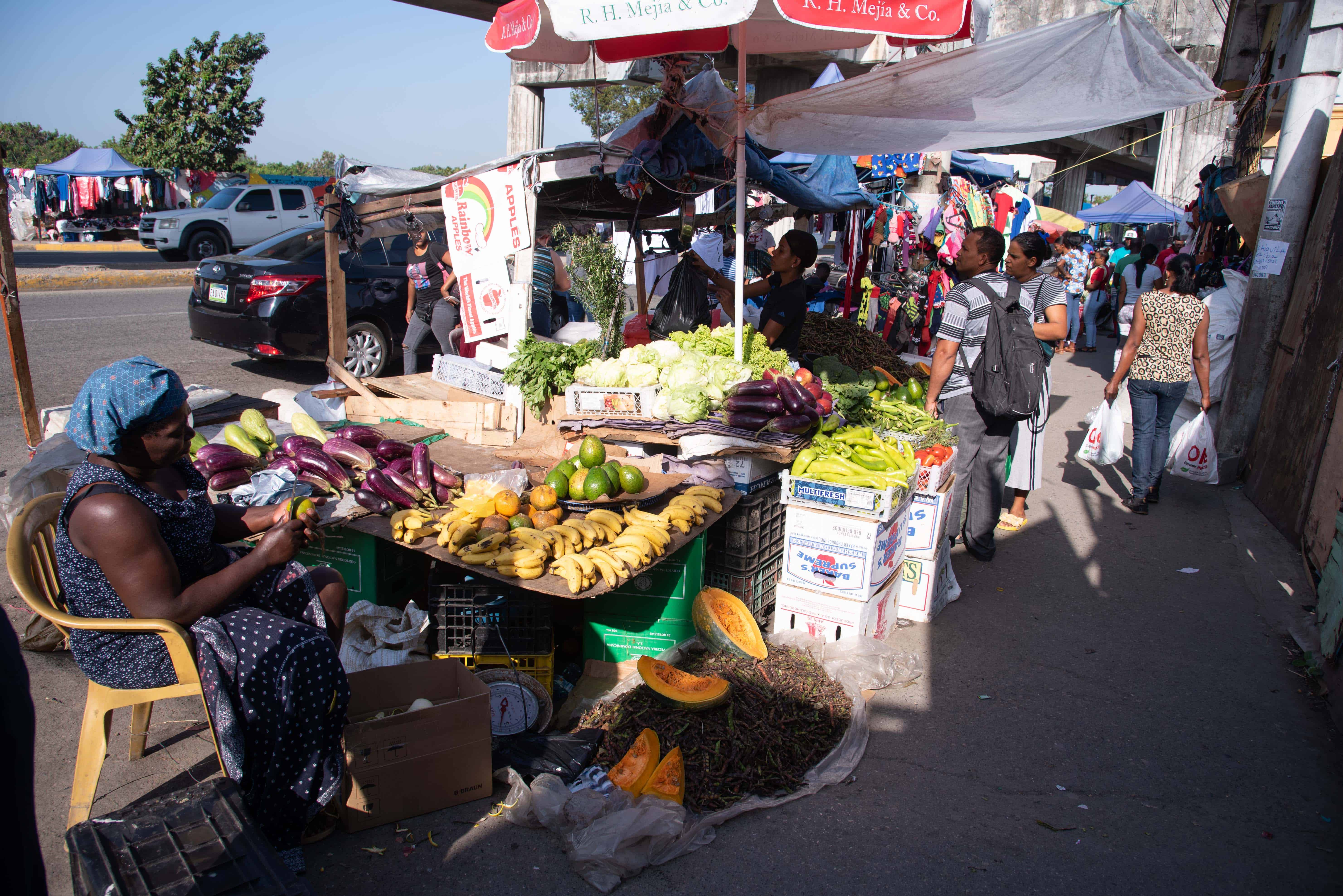 Los vendedores de productos agropecuarios se mantienen en el lugar.