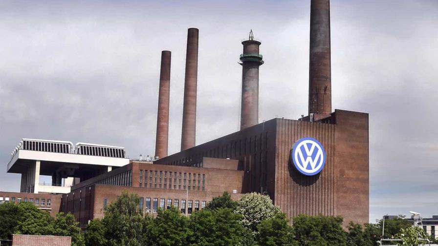 Greenpeace demanda a Volkswagen por emisiones de CO2 Greenpeace demanda a Volkswagen por emisiones de CO2