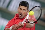 Djokovic acorta un entrenamiento en Australia por dolor en isquiotibiales