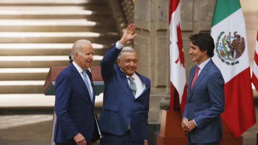 La oposición acusa a López Obrador de “doblarse” ante EE.UU. en migración
