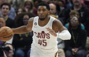 VIDEO | Mitchell anota 46 en regreso a Utah pero Jazz supera a Cavaliers