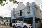 Aplazan coerción contra policías acusados por extorsión y otros cargos en Constanza