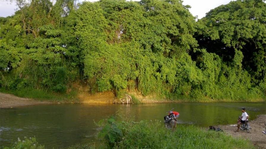 Se ahoga enajenado mental en la orilla del río Duey en Higüey