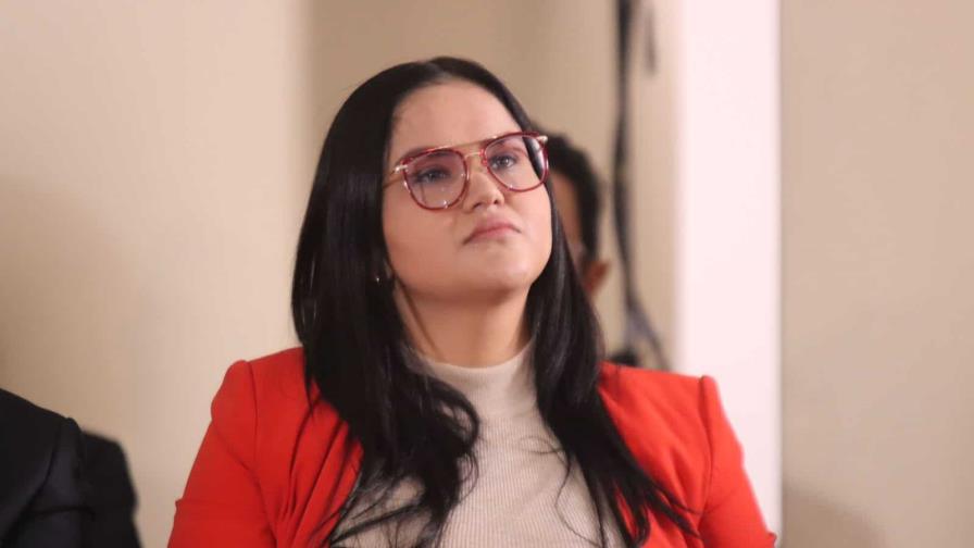 Fiscalía investiga a ministra por pagos a trol de internet en Costa Rica