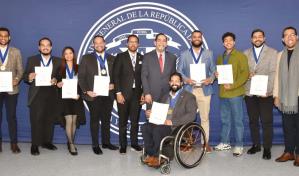Reconocen a 14 jóvenes dominicanos en Nueva York