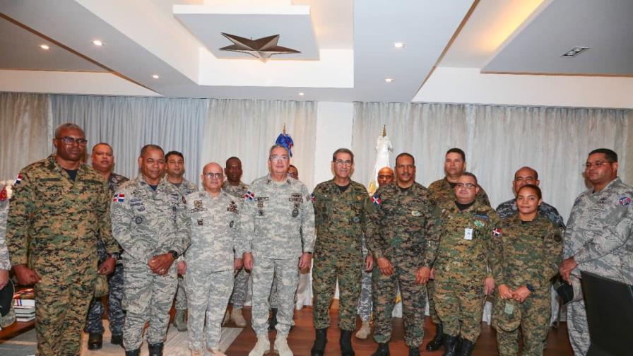 Ministro de defensa juramenta Comité Organizador LII  Juegos FFAA y PN