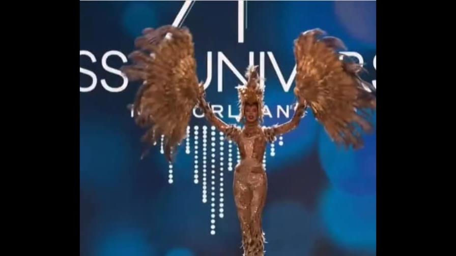 Andreína Martínez lleva la inspiración de la cigua palmera en gala preliminar del Miss Universo Andreína Martínez lleva la inspiración de la cigua palmera en gala preliminar del Miss Universo