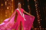 La Miss República Dominicana se destaca en traje de gala durante preliminar del Miss Universo