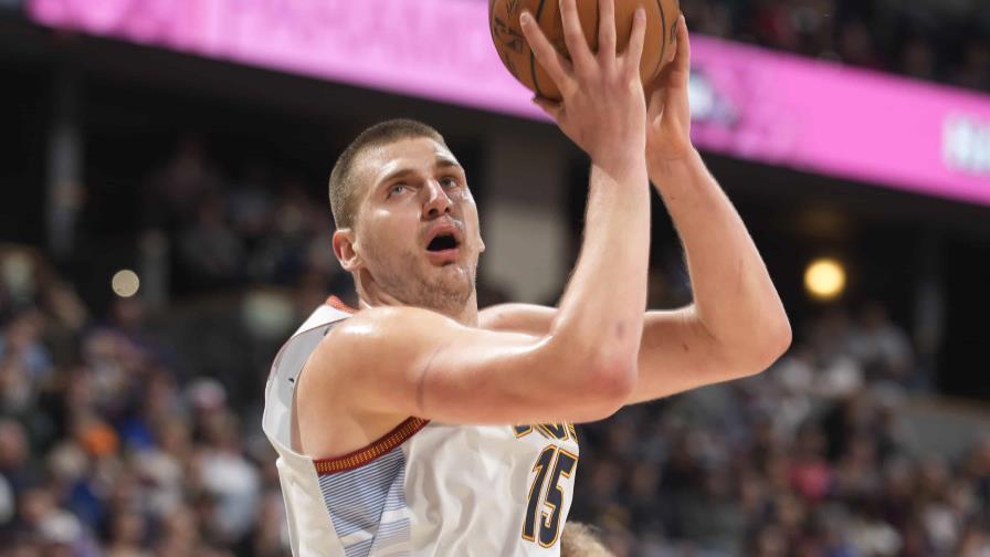 VIDEO | Jokic y Nuggets aplastan a Suns e hilan 12do triunfo