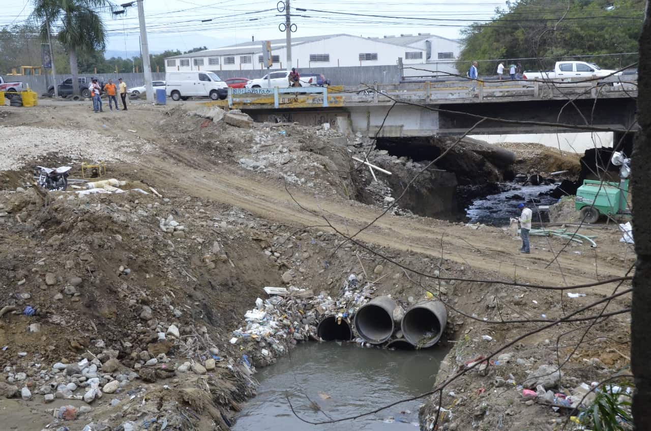 Familias en Santiago rechazan ser desalojadas 