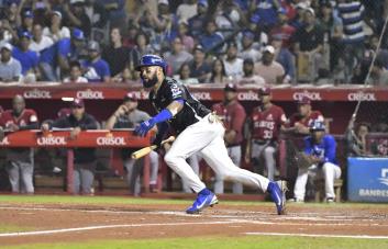 Emilio Bonifacio es nombrado MVP del Round Robin