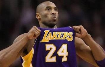 Una camiseta de Kobe Bryant sale a subasta con precio estimado en USD 5 millones
