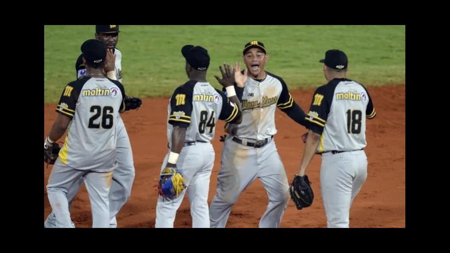 Con ofensiva de 16 imparables, Tiburones ganan en Venezuela