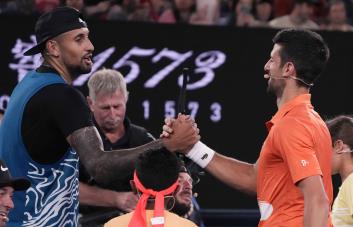 Djokovic vuelve a Melbourne con exhibición ante Kyrgios