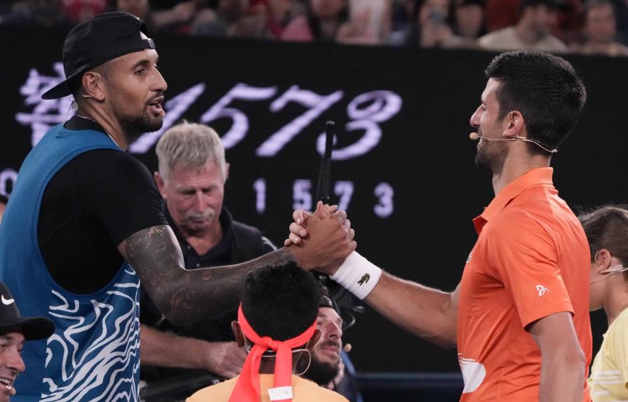Djokovic vuelve a Melbourne con exhibición ante Kyrgios