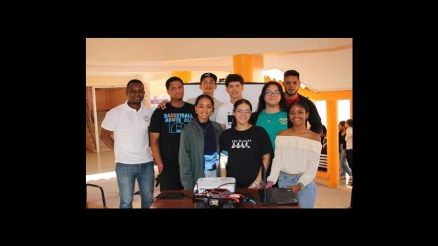 Embajada de Estados Unidos en RD imparte campamento de ciencia y tecnología