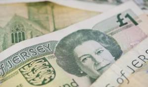 Qué sucederá con los billetes de Isabel II ahora que se imprimen los del rey Carlos III