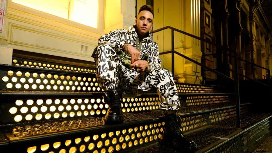 Elvis Martínez logra “sold out” en sus fiestas en diciembre