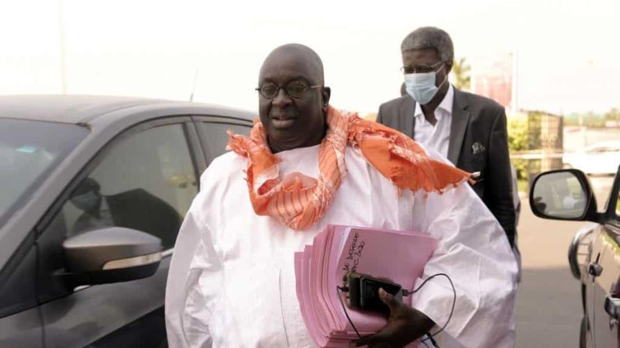 Comienza en París juicio por corrupción contra hijo de exjefe del atletismo mundial